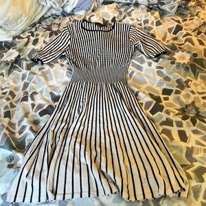 Banana Republic Black & White Strip Midi dress size XS